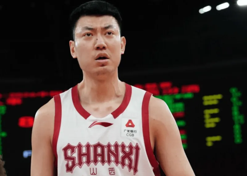 世俱杯投注-焦海龙全场出战27分钟，投篮8中2得到6分7篮板4助攻1抢断